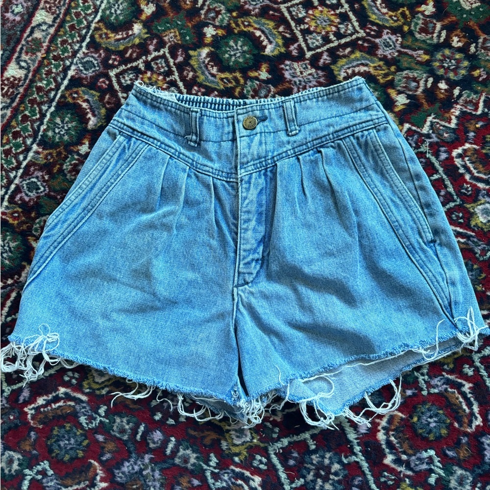 Manisha cut-off shorts